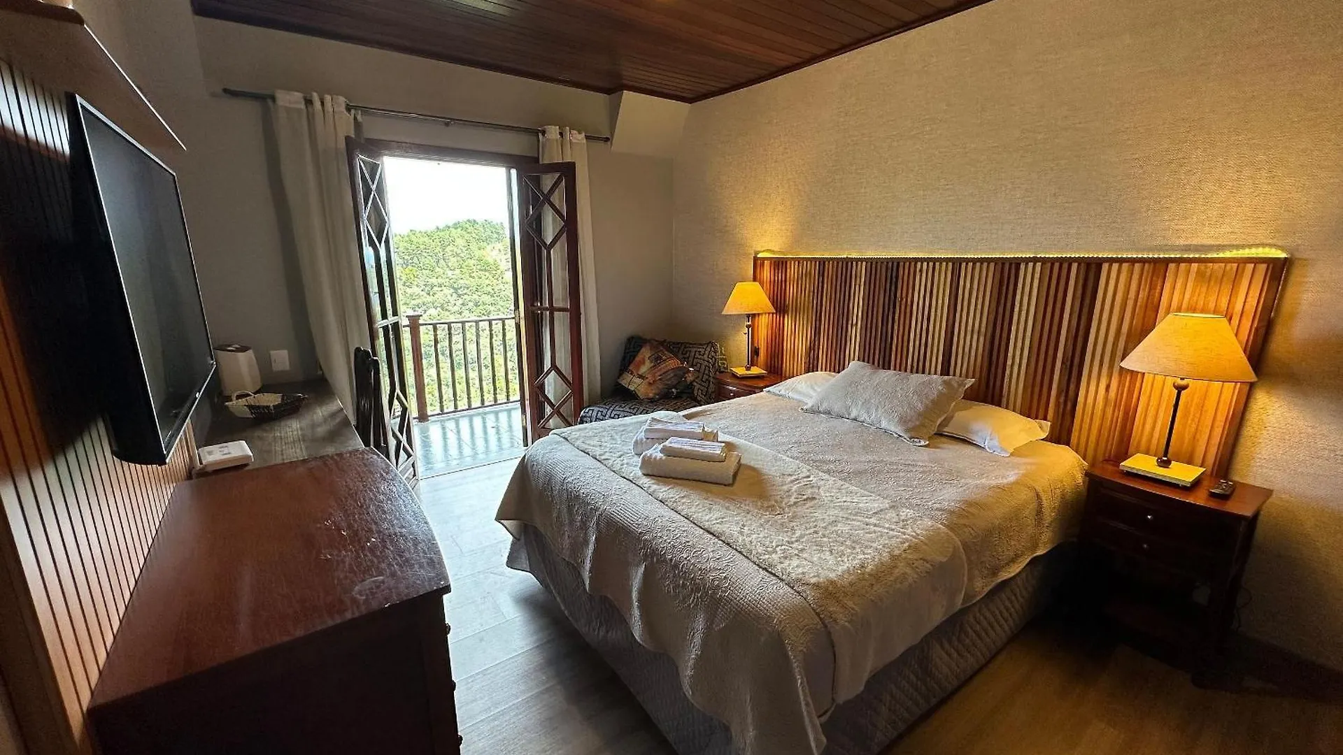 Hotel Flat Para 6 Pessoas No Home Green Home Campos do Jordao Brazil